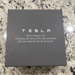 Tesla paint repair kit - pearl white